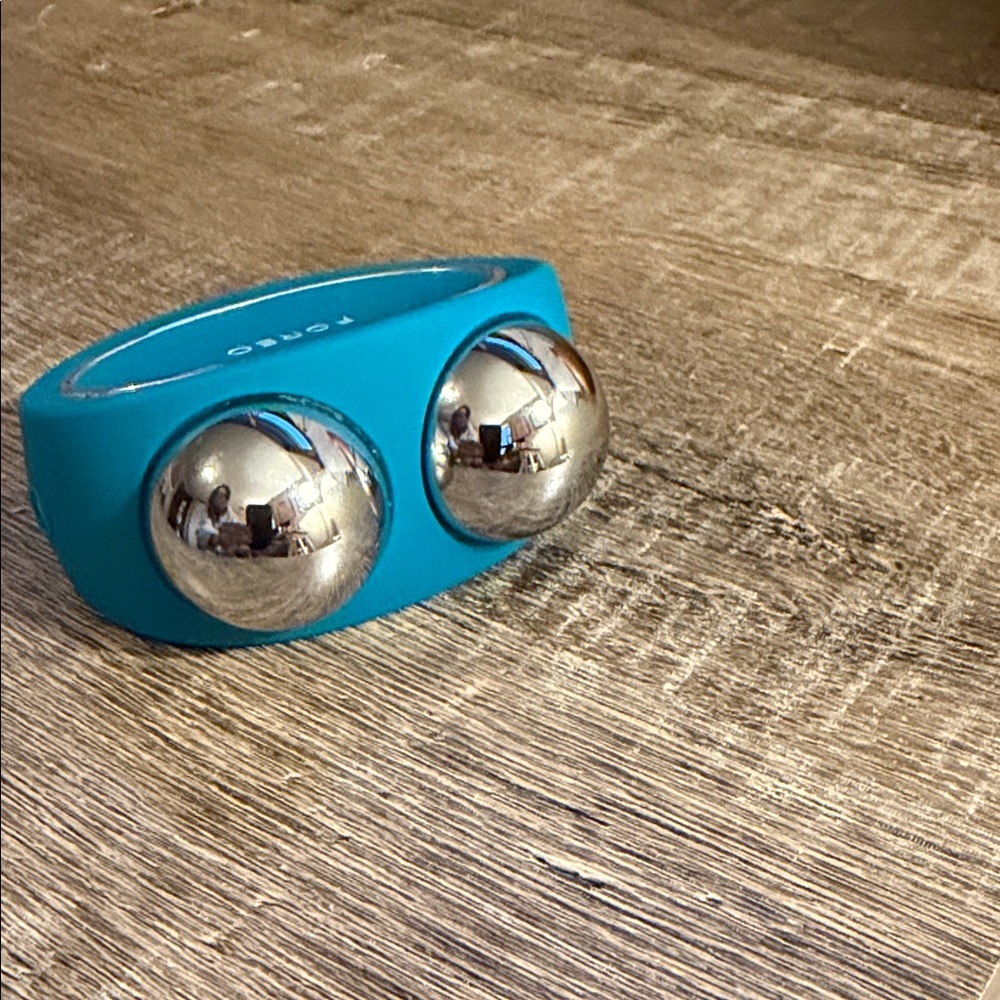 FOREO Bear Microcurrent Device - Picture 4 of 4